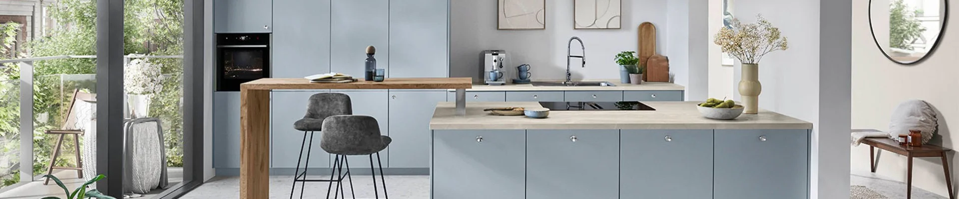 Large Kitchen World Image 1 Large Kitchen World Image 1